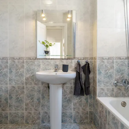 Penthouse Victoria Апартаменти Фуенхірола